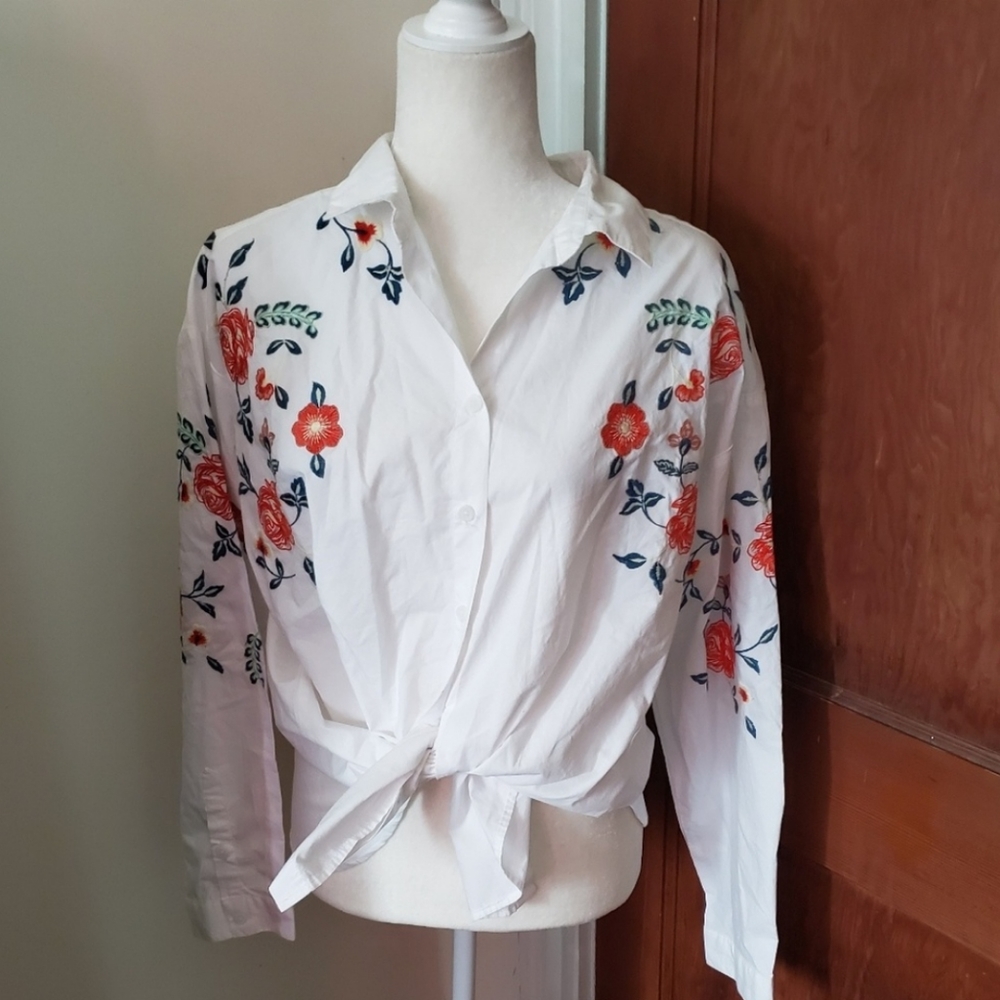 BEACHLUNCHLOUNGE Luciana embroidered shirt.